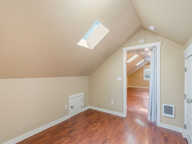 Building Photo - 2154 NW Everett St