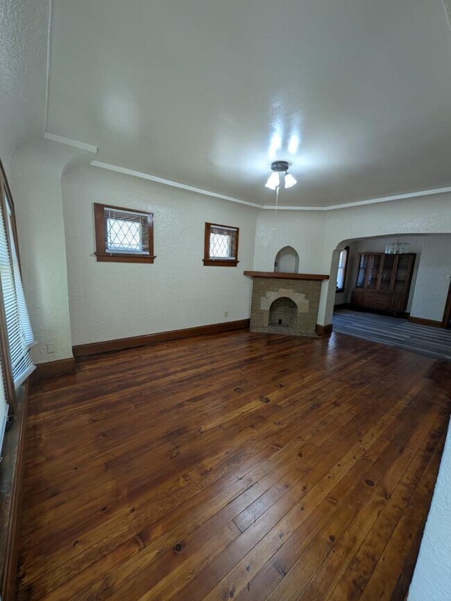 Building Photo - 3215 N 53rd St