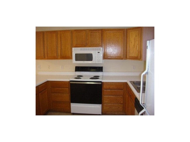 Building Photo - Stage Road Duplex Available in March!