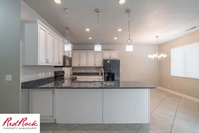 Building Photo - 4 Bedroom Home Near Golf Courses In St. George