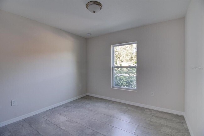 Building Photo - 855 E Vine St