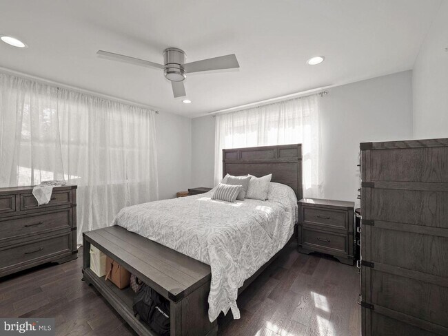 Building Photo - 2605 Arcola Ave