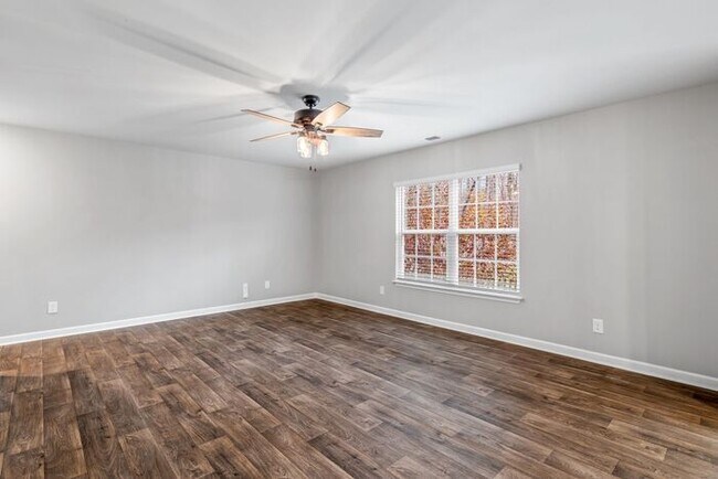 Building Photo - Newer Home in Reedy Fork, So Many Upgrades, SS Appliance, Loft, Garage, Fenced!