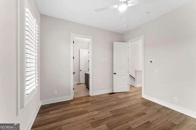 Building Photo - 1272 Longreen Ter NW