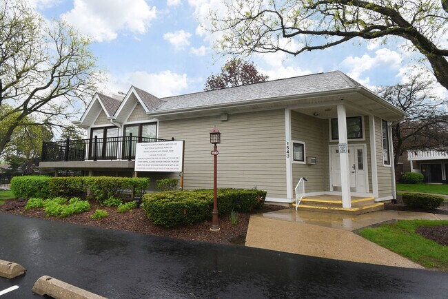 Building Photo - 274 Elmwood Ln