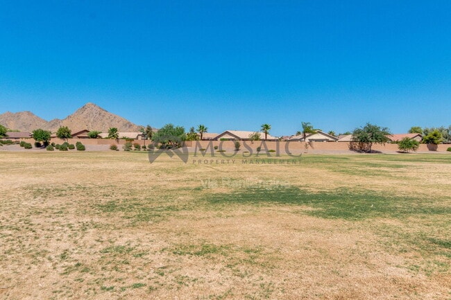 Building Photo - 2035 W Gold Dust Ave