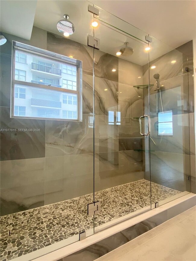 Building Photo - 6039 Collins Ave