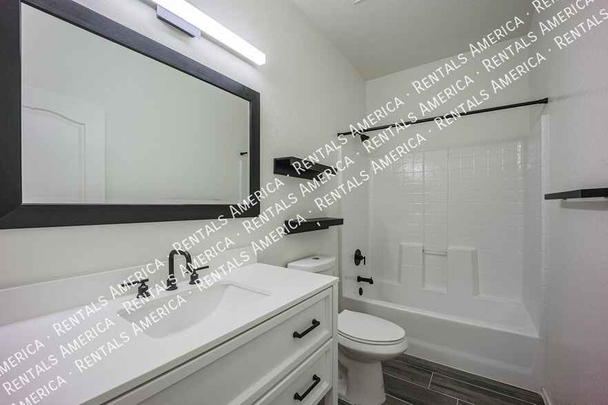 Building Photo - 2738 E Indian Wells Pl