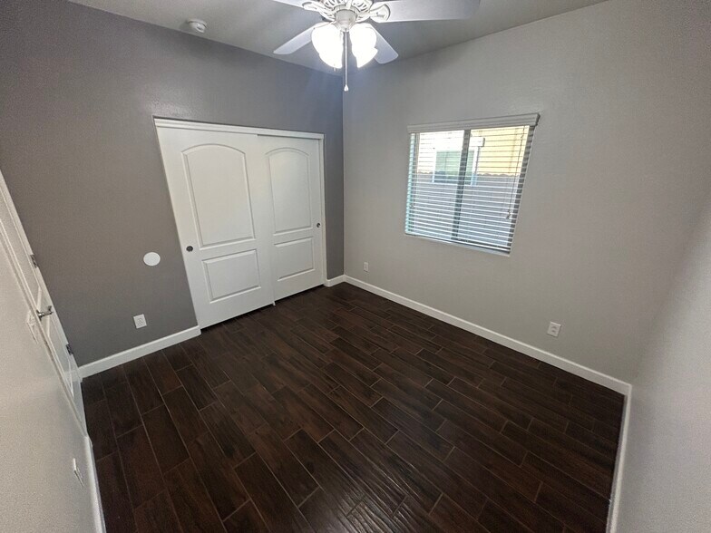 Building Photo - 10765 W Avenida del Rey