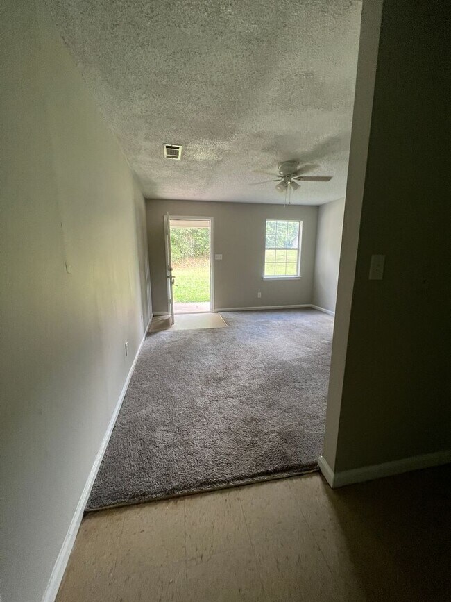 Building Photo - 8127-8127 Carlton Trail NW