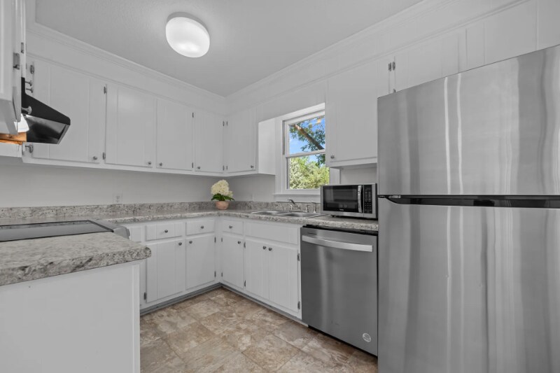 Building Photo - 112 Gawain Rd