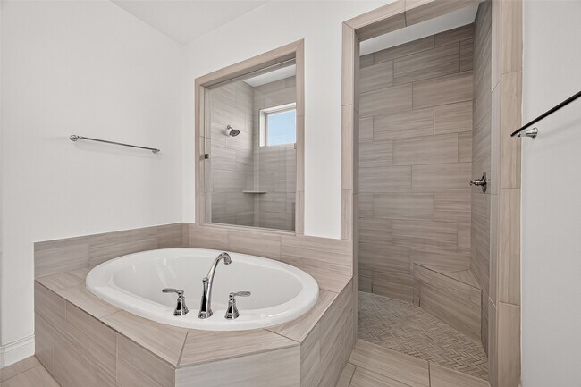 Building Photo - 25109 Pinebrook Grove Ln