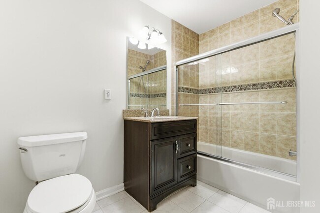 Building Photo - 141 Forest Dr