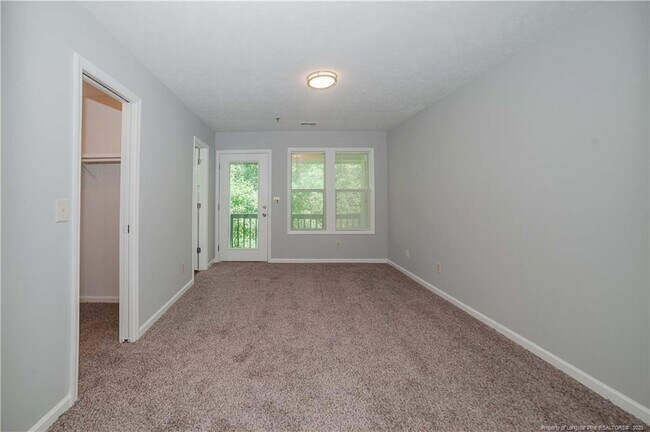 Building Photo - 974 Stewarts Creek Dr