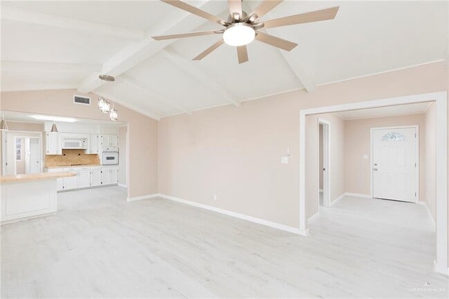 Building Photo - 29 Tulip Ave