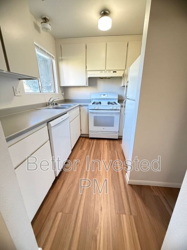 Building Photo - 966 Marlene St