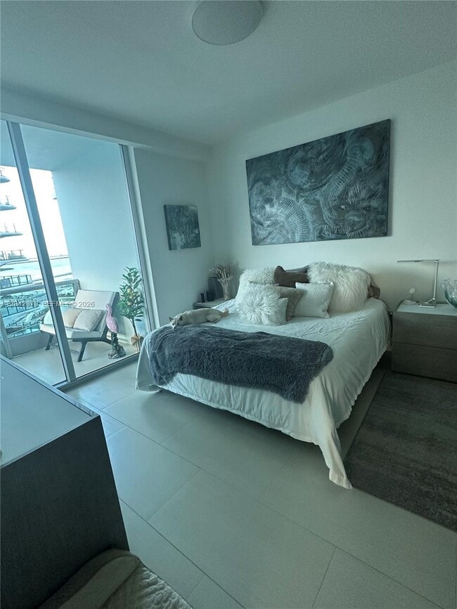 Building Photo - 900 Biscayne Blvd