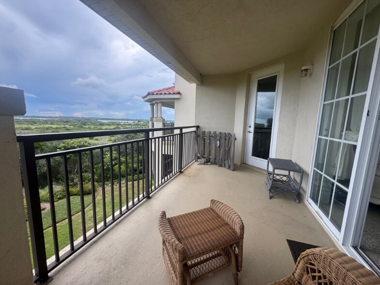Building Photo - 150 Pantano Cay Blvd