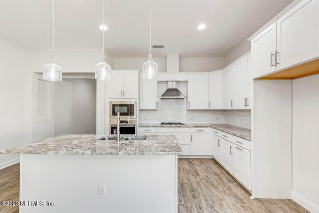 Building Photo - 2861 Bastia Ct