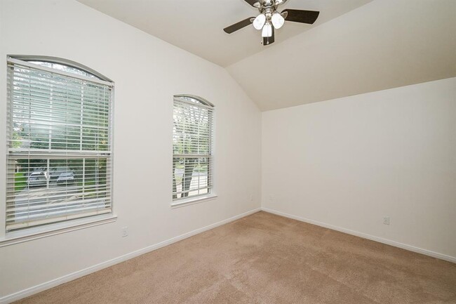 Building Photo - 25007 Ivy Trace Ln