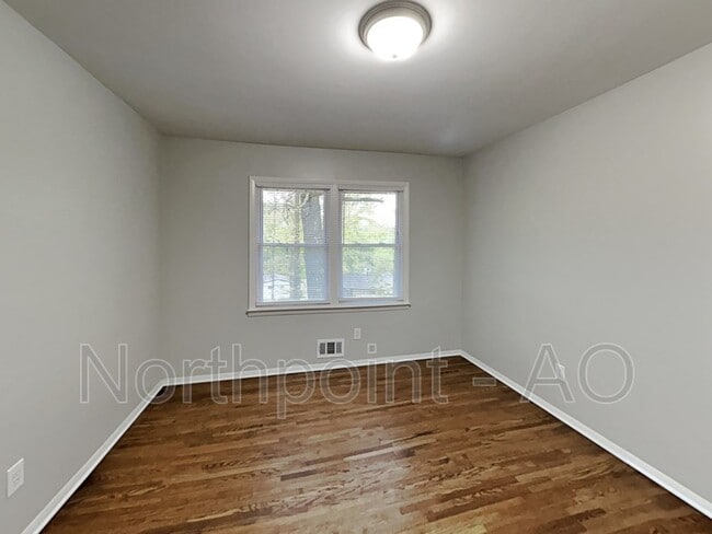 Building Photo - 871 Pineglen Cove