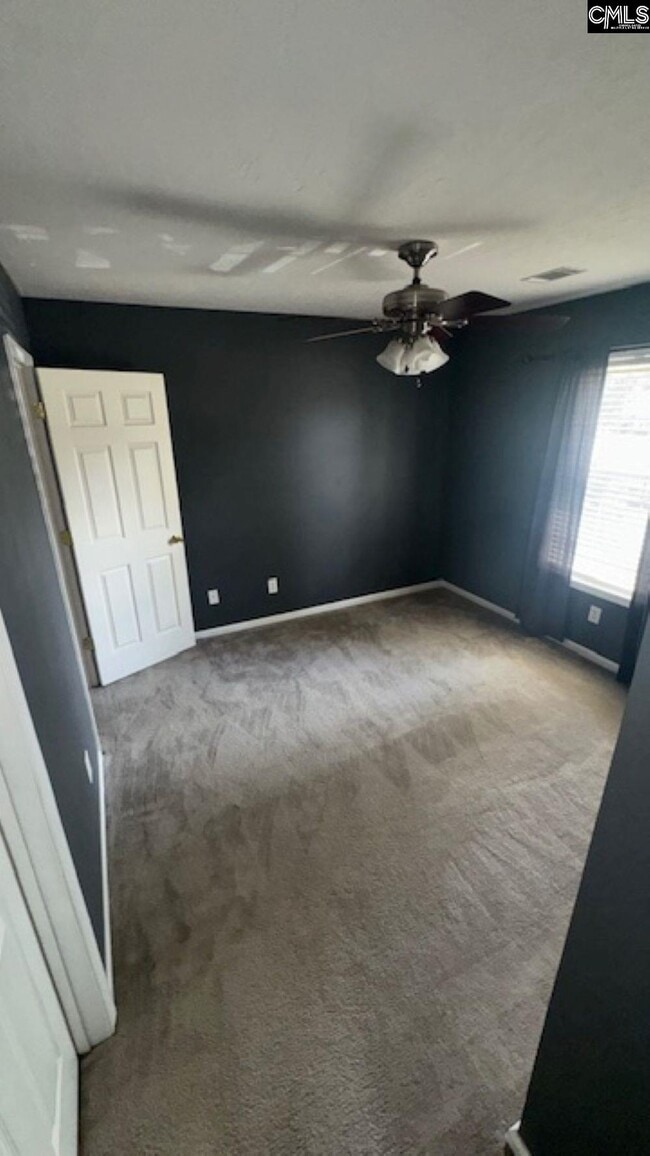 Building Photo - 151 Larkspur Ln