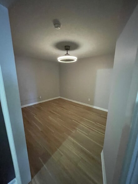 Bedroom - 919 Pennsylvania Ave