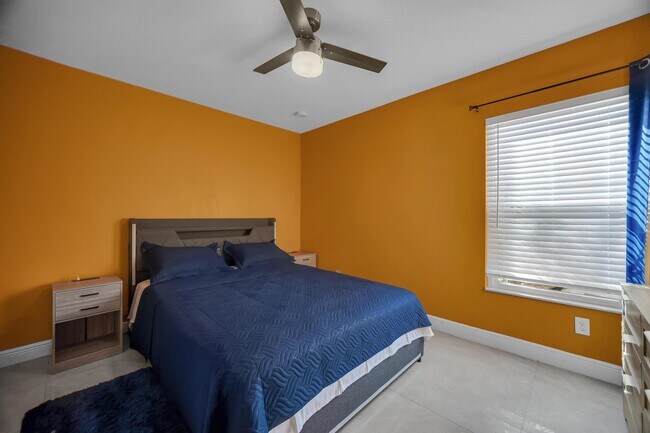 Building Photo - 1037 SW Payne Ave