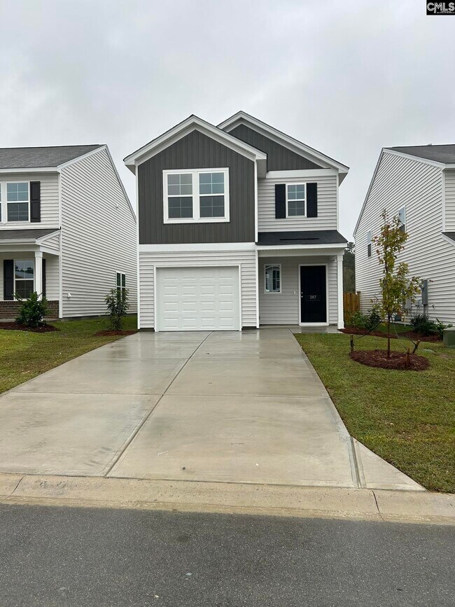 Primary Photo - 387 Pinaster Path