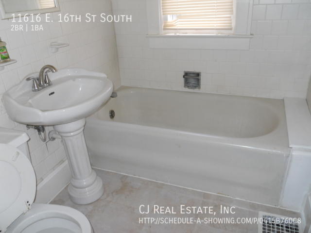 Building Photo - 11616 E 16th St