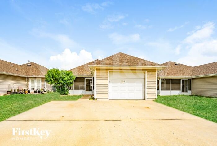 Building Photo - 138 Village Dr