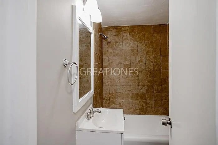 Building Photo - 1500 28th St