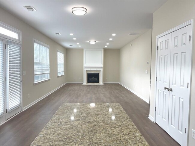 Building Photo - 5445 Stevehaven Ln