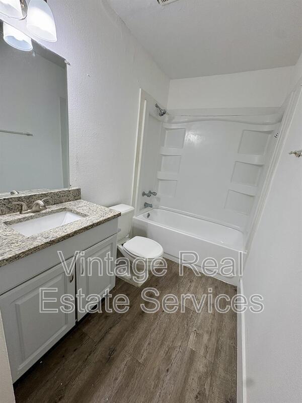 Building Photo - 305 W Grant St