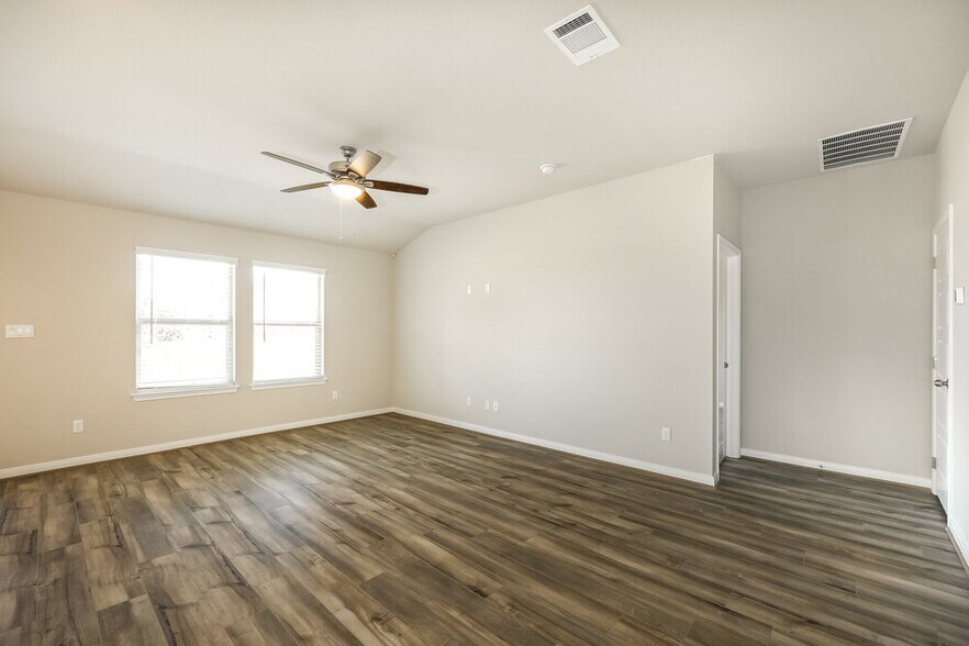 Building Photo - 512 Shelton Pass