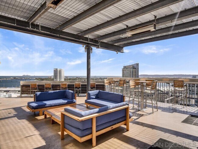 Building rooftop sofas - 321 10th Ave