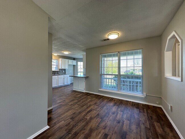 Building Photo - 1707 Plumbark Dr
