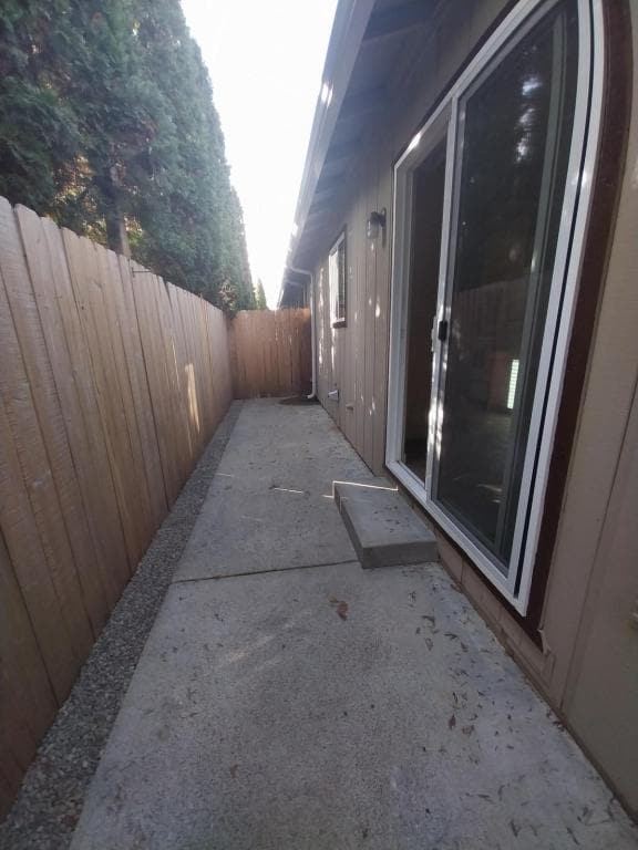 Building Photo - 1326 Dowell Rd