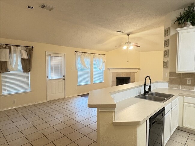 Building Photo - 9614 Ashwood Valley Dr