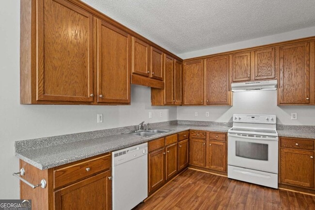 Building Photo - 935 City Park Dr