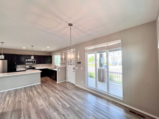 Building Photo - Charming Two-Story Home for Rent in the De...