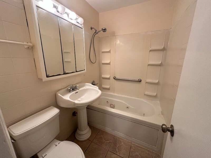 Building Photo - 1204 N 6th St