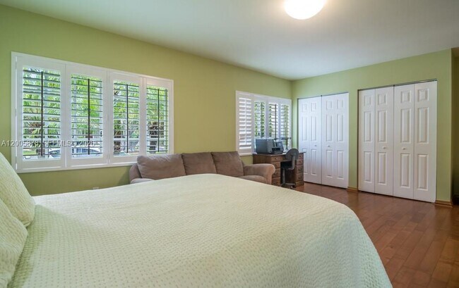 Building Photo - 1237 Aduana Ave