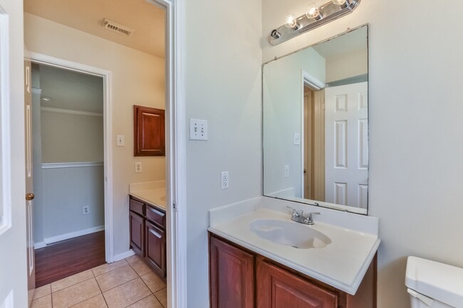 Building Photo - 8811 Earnestwood Dr