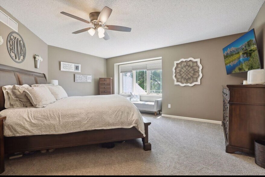 Building Photo - 6561 Promontory Dr