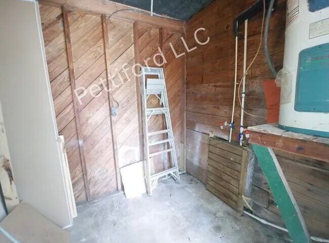 Building Photo - 5565 Minosa Cir E
