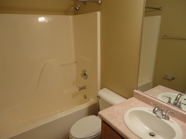 Building Photo - 2282 Villagewood Ct