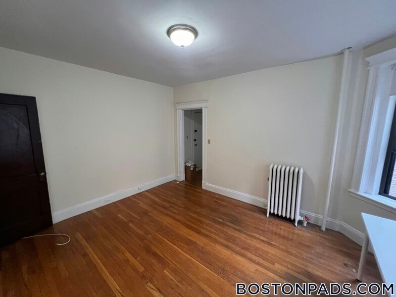 Building Photo - 1144 Commonwealth Ave