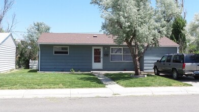 Building Photo - 1527 Fetterman Ave