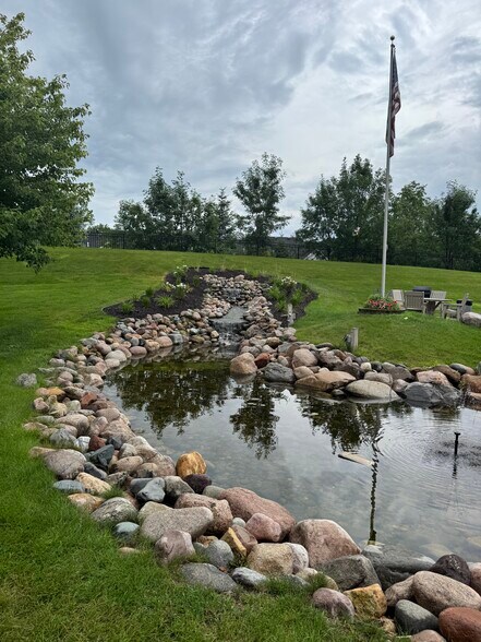 Building Photo - 3420 Golfview Dr